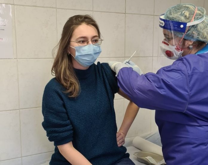 Cine este primul gorjean care s-a vaccinat anti-COVID